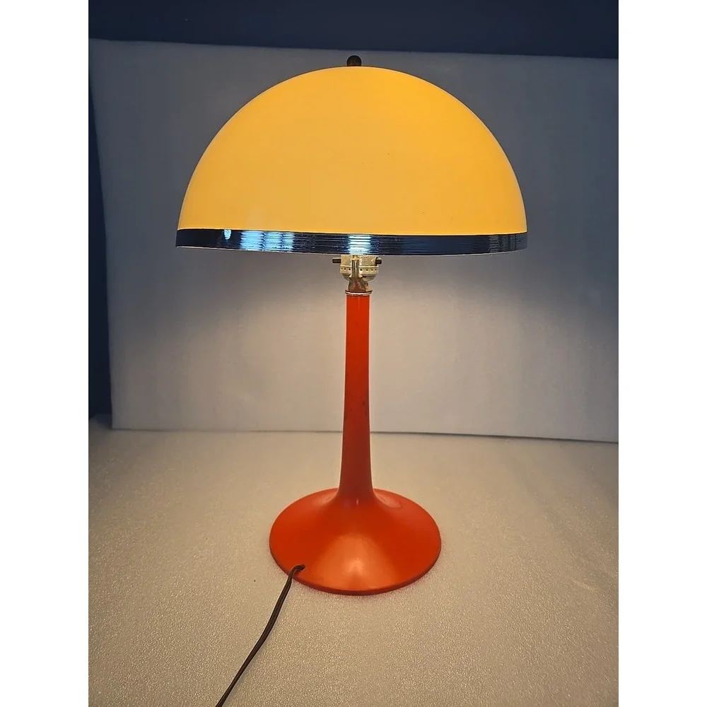 Vintage Mid Century Modern Plastic Mushroom Table Lamp Retro 1960's